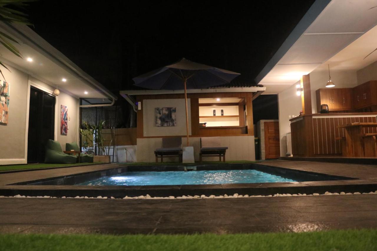 Bale Datu Bungallow Гили Траванган Экстерьер фото